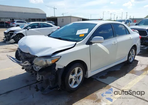 2011 Toyota Corolla S z USA, uszkodzony, nr VIN 2T1BU4EE7BC569140